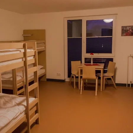 Haus Des Jugendrotkreuzes -stadthaus- بيت ضيافة *