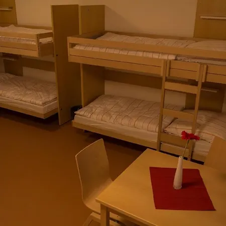 Haus Des Jugendrotkreuzes -stadthaus- بيت ضيافة *