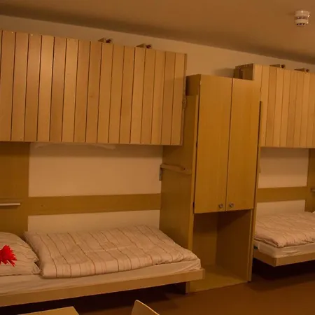 بيت ضيافة Haus Des Jugendrotkreuzes -stadthaus- آينبك